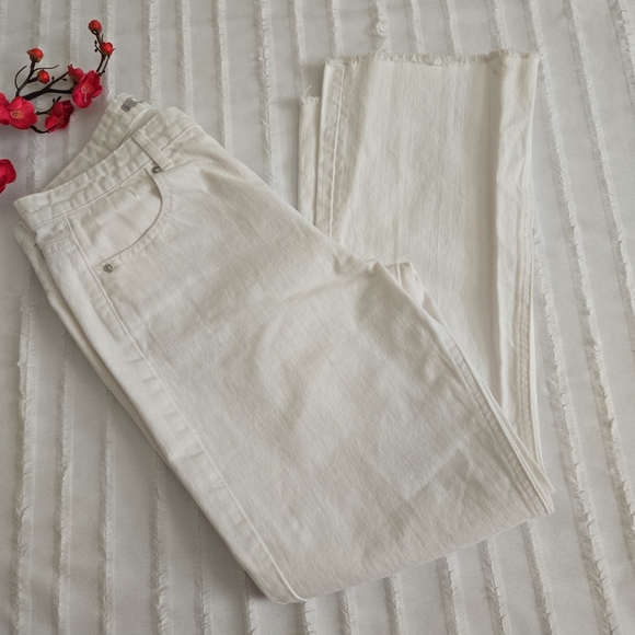 Tractr White Jeans - Picture 5 of 9